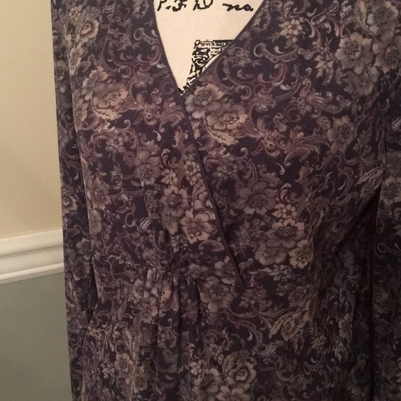 JJill gray/ purple print top - Picture 3 of 8